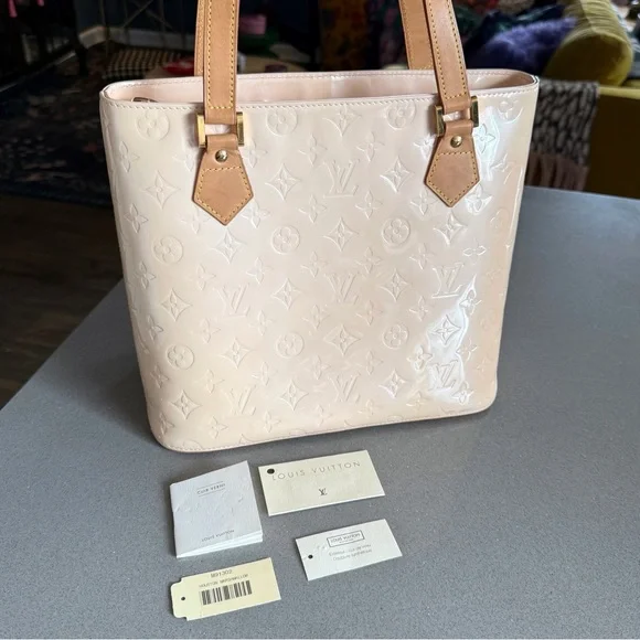 💥SOLD💥 LOUIS VUITTON Classic ‘Marshmallow’ Vernis LV Monogram Houston Tote Bag - Picture 1 of 12